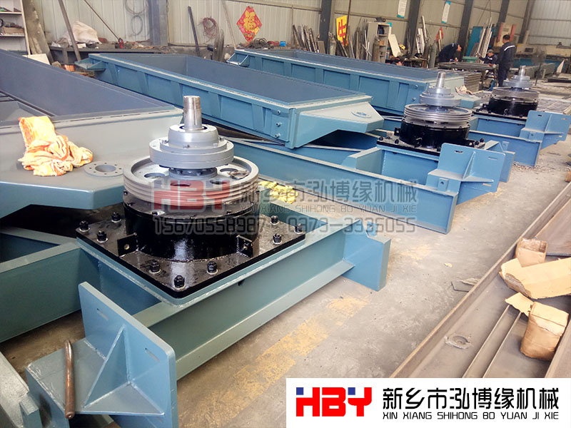 泓博緣平面回轉(zhuǎn)篩是價(jià)格合理，售后無憂，歡迎選購?。?></a></dt>
      <dd>
        <h5><a href='/jiage/51.html' title='泓博緣平面回轉(zhuǎn)篩是價(jià)格合理，售后無憂，歡迎選購?。?>泓博緣平面回轉(zhuǎn)篩是價(jià)格合理，售后無憂，歡迎選購?。?/a><em>2019-05-24 </em></h5>
        <p>  泓博緣機(jī)械生產(chǎn)的平面篩、平面回轉(zhuǎn)篩、平面往復(fù)篩是一款處理量大又精度高的新型振動(dòng)篩，適用于各種粉狀、顆粒狀物料。如純堿、尿素、白糖、硅砂、等物料的分級(jí)除雜；處理量可達(dá)2-140T/h。它解決了旋振篩精度高但是...</p>
      </dd>
    </dl>
   		
    <dl>
      <dt><a href='/jiage/20.html' title='平面回轉(zhuǎn)篩價(jià)格'><img src=