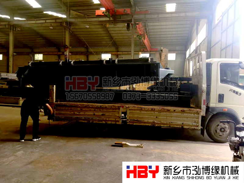 焦作煤炭平面回轉(zhuǎn)篩準(zhǔn)備發(fā)貨  請(qǐng)嚴(yán)經(jīng)理注意查收